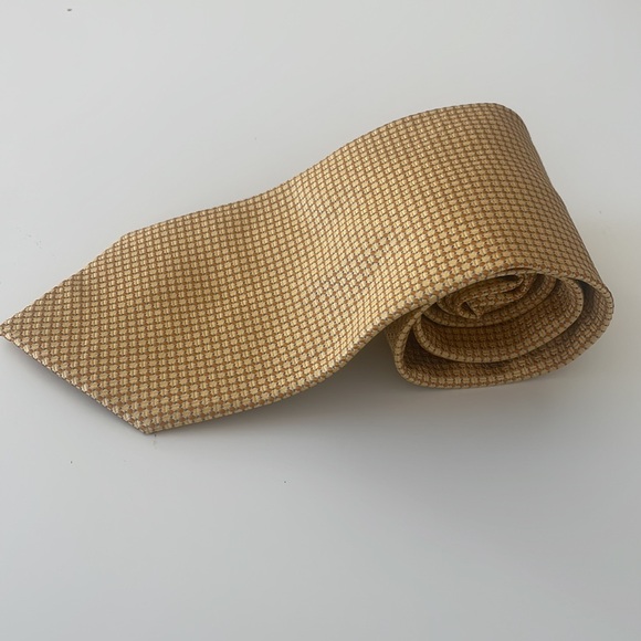 Yellow Jos. A. Bank Handsewn All Silk Mens Tie - Picture 2 of 6